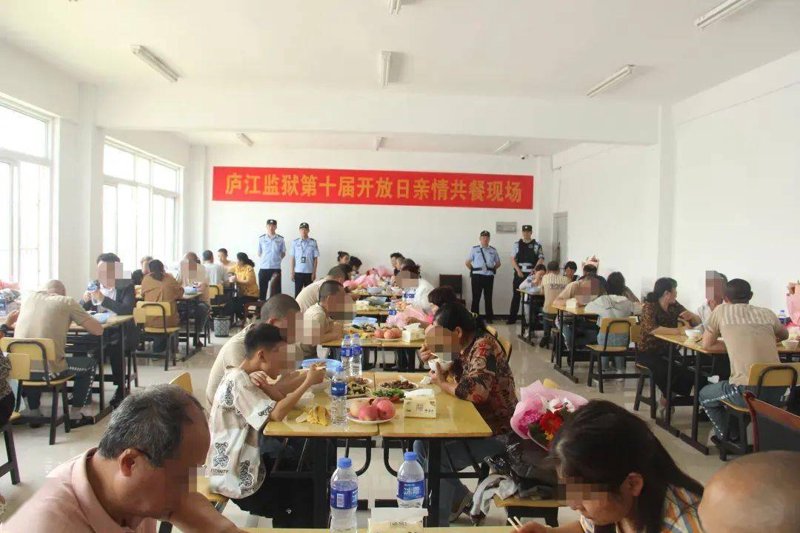 庐江县，这座位于安徽省中部的县城，不仅有着丰富的自然风光和深厚的文化底蕴，更隐藏着不少让人垂涎三尺的地方美食。今天就让我们一起走进庐江县，探寻那些美味的秘密吧！